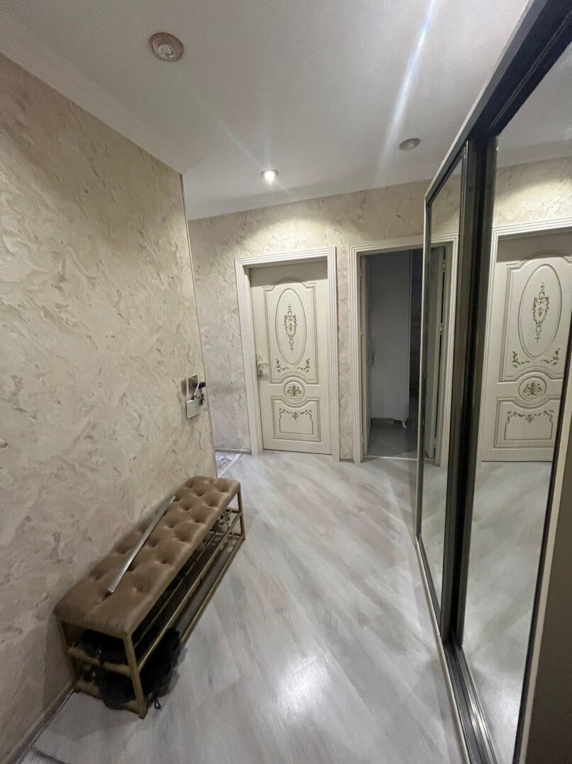Satılır köhnə tikili 4 otaqlı 100 m²,  İnşaatçılar m.-1