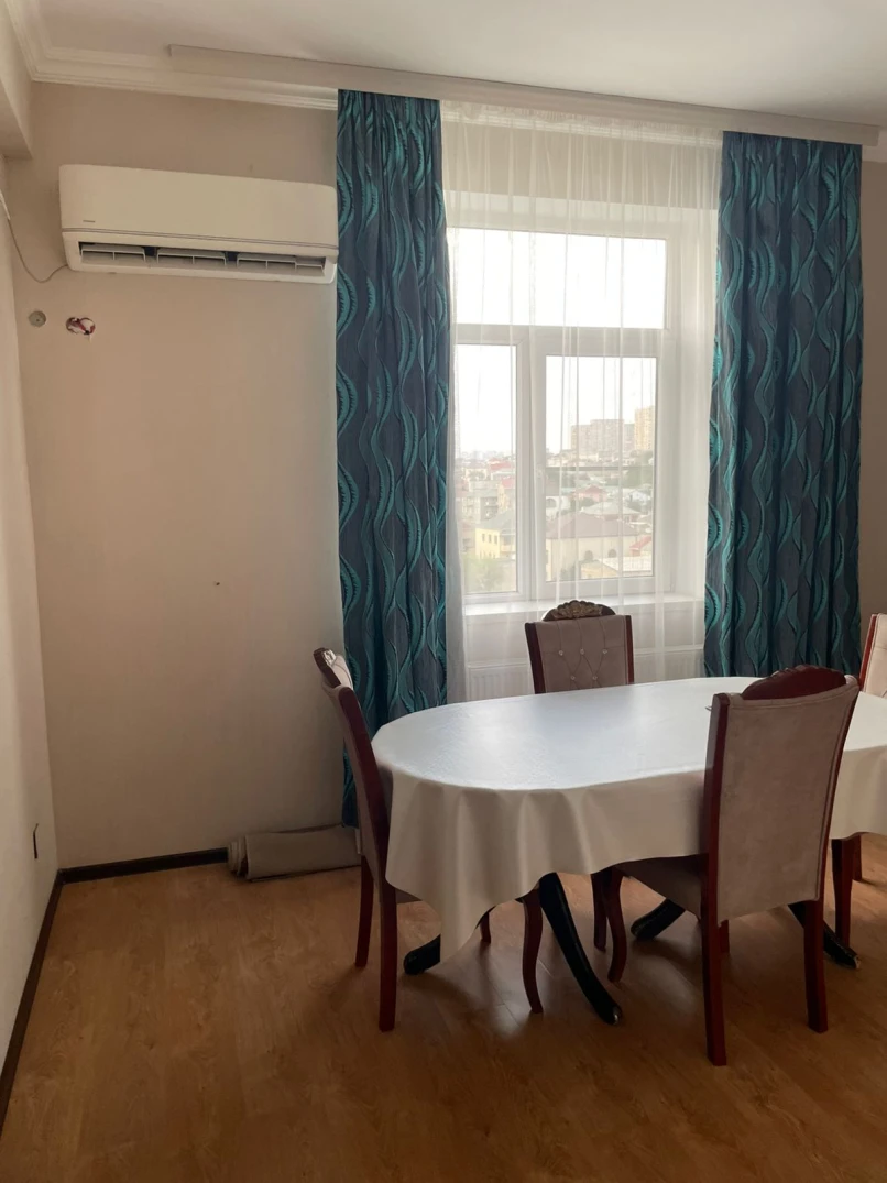 İcarə yeni tikili 3 otaqlı 75 m², İnşaatçılar m.-1