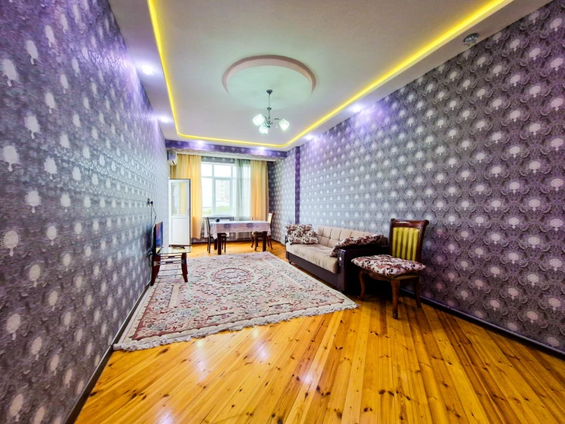 Satılır yeni tikili 2 otaqlı 74 m², Neftçilər m.-1