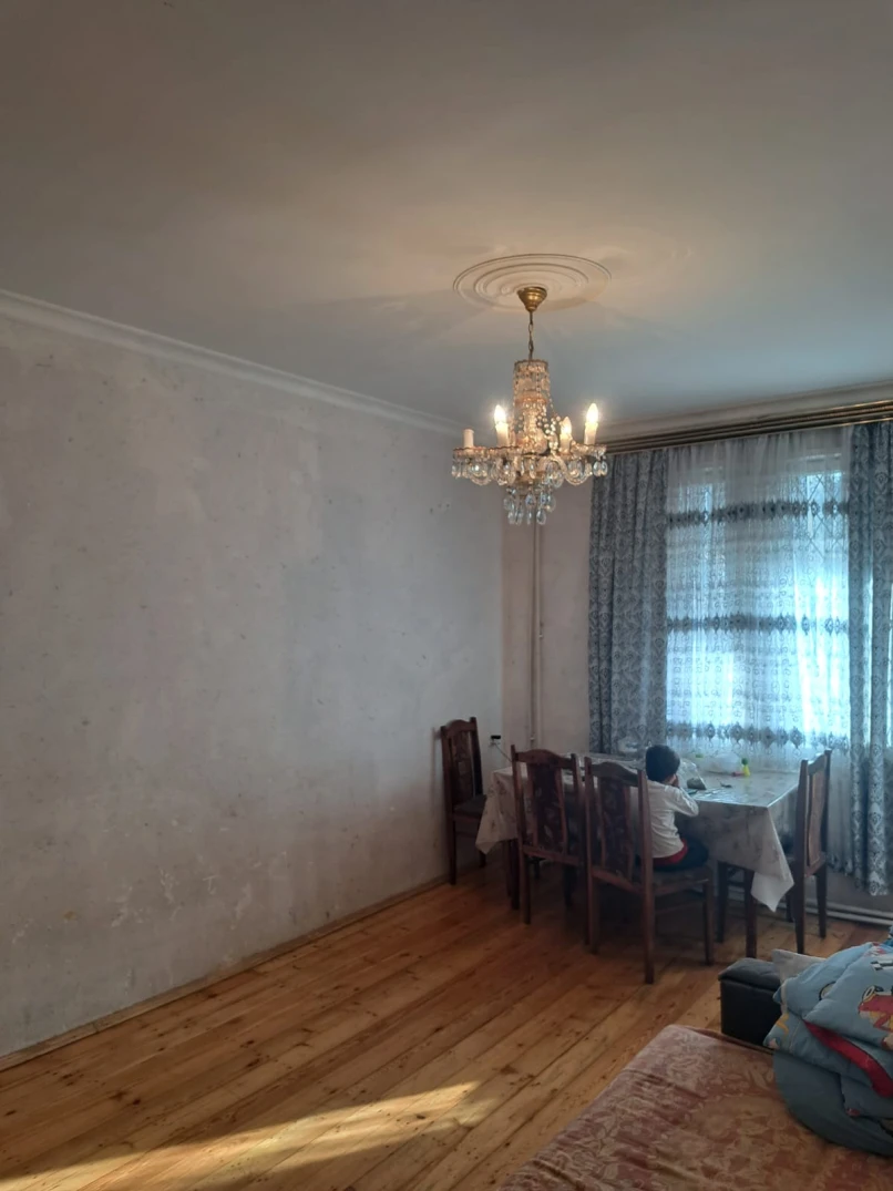 Satılır köhnə tikili 2 otaqlı 63 m², Memar Əcəmi m.-1