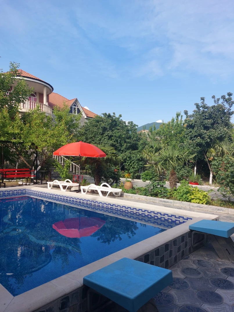 İcarə ev/villa 4 otaqlı 250 m²,  Şəki-1