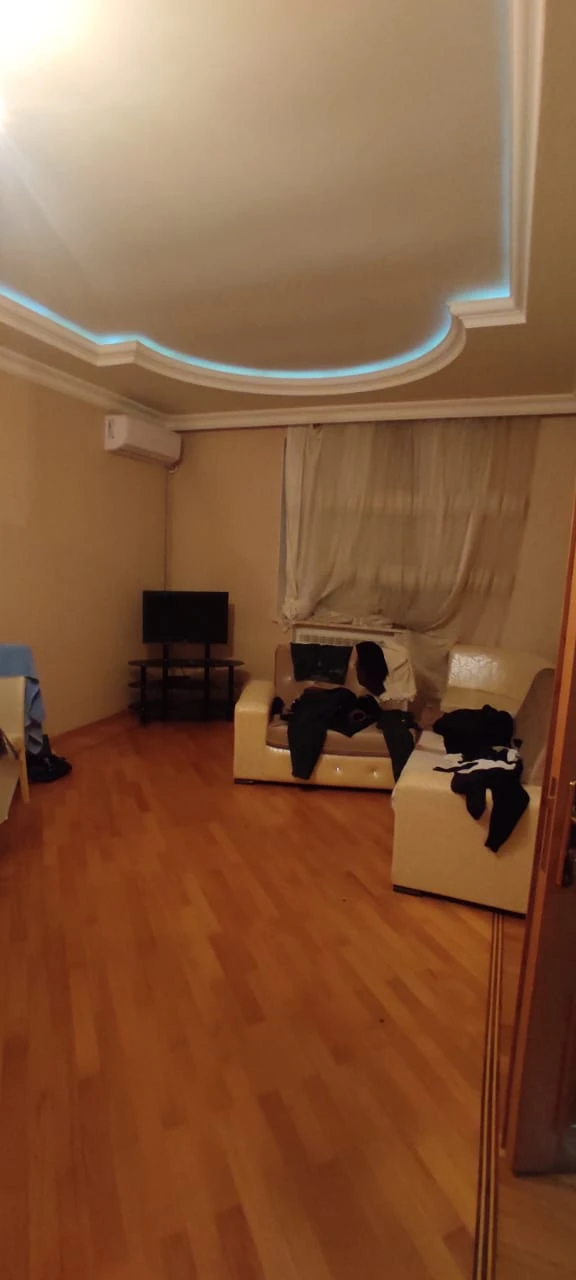 Satılır ev/villa 4 otaqlı 130 m², İnşaatçılar m.-1 Satılır ev/villa 4 otaqlı 130 m², İnşaatçılar m.-1