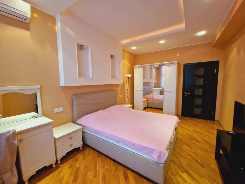 İcarə yeni tikili 2 otaqlı 90 m², Nizami m.-1