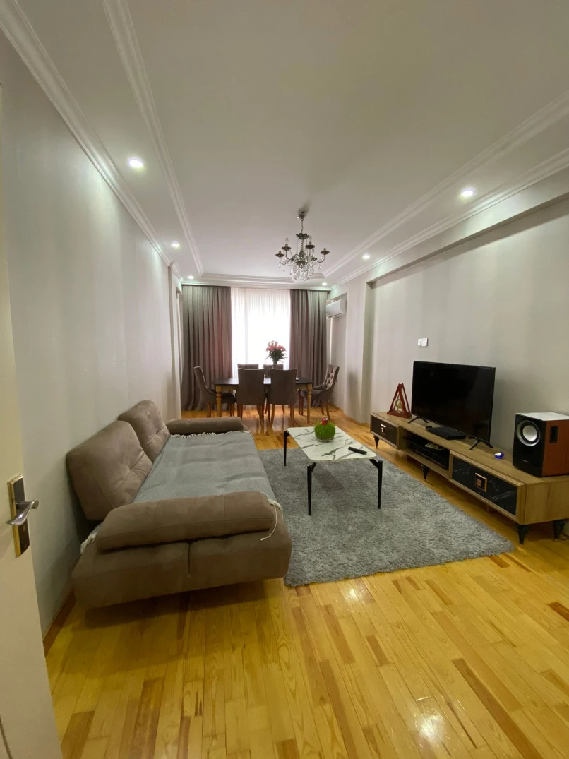 Satılır yeni tikili 4 otaqlı 118 m², İnşaatçılar m.-1