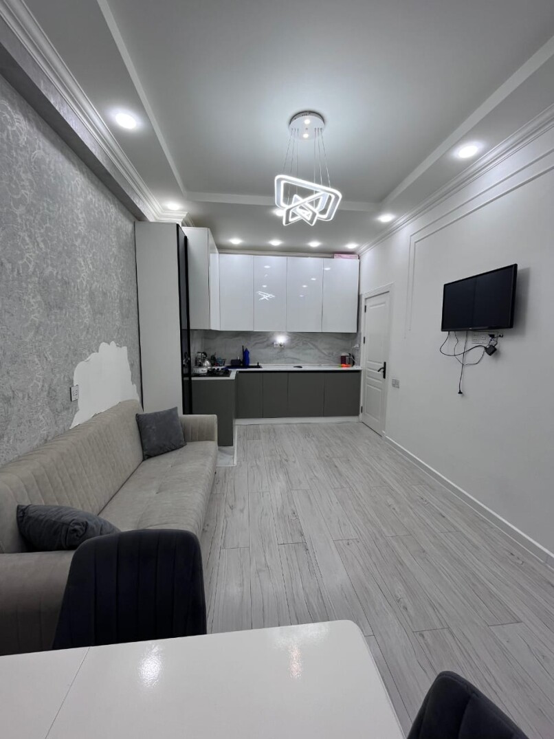 Satılır köhnə tikili 2 otaqlı 60 m²,  Bakıxanov-1
