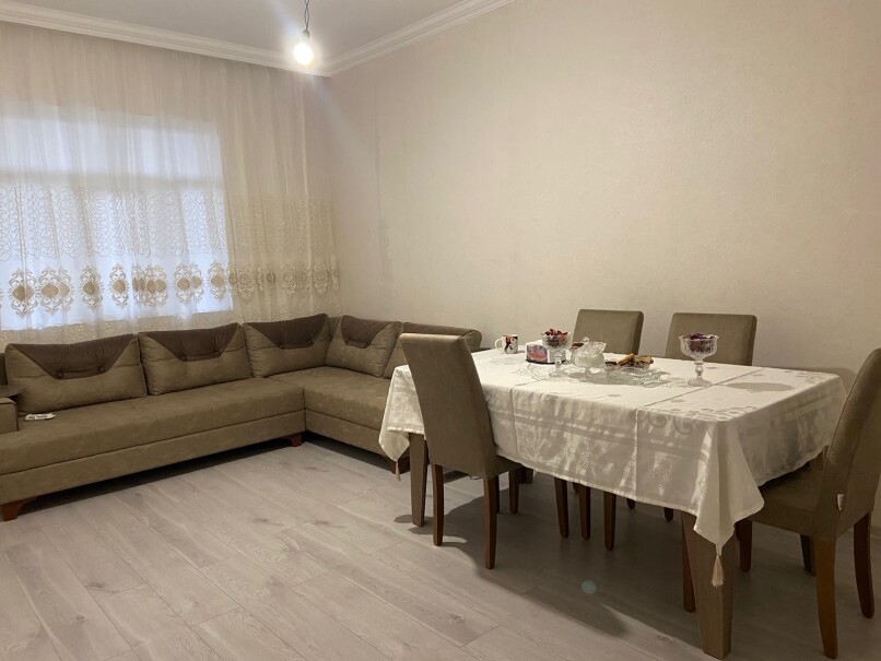 Satılır köhnə tikili 5 otaqlı 120 m²,  Qaraçuxur-1