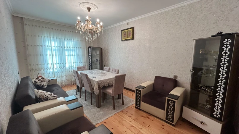 Satılır köhnə tikili 4 otaqlı 110 m²,  Qaraçuxur-1