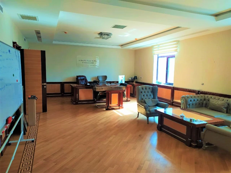İcarə ofis 11 otaqlı 420 m², 28 May m.-1
