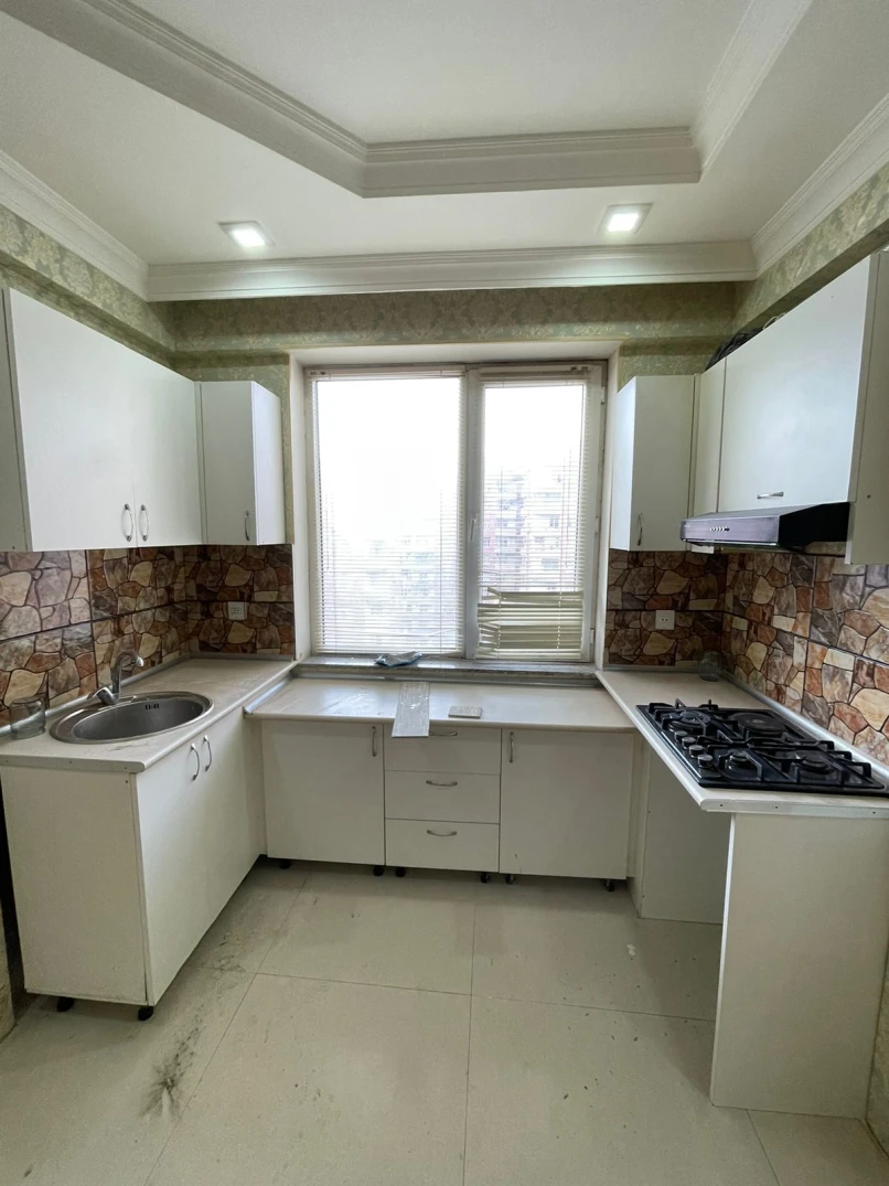 Satılır yeni tikili 2 otaqlı 54 m², İnşaatçılar m.-1