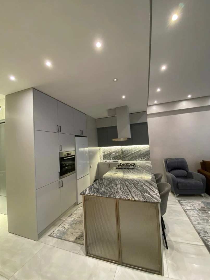 Satılır yeni tikili 3 otaqlı 107 m², İnşaatçılar m.-1