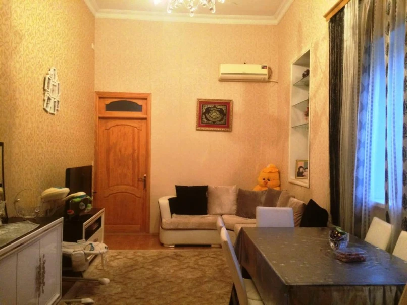 Satılır köhnə tikili 3 otaqlı 70 m², Yasamal r.-1