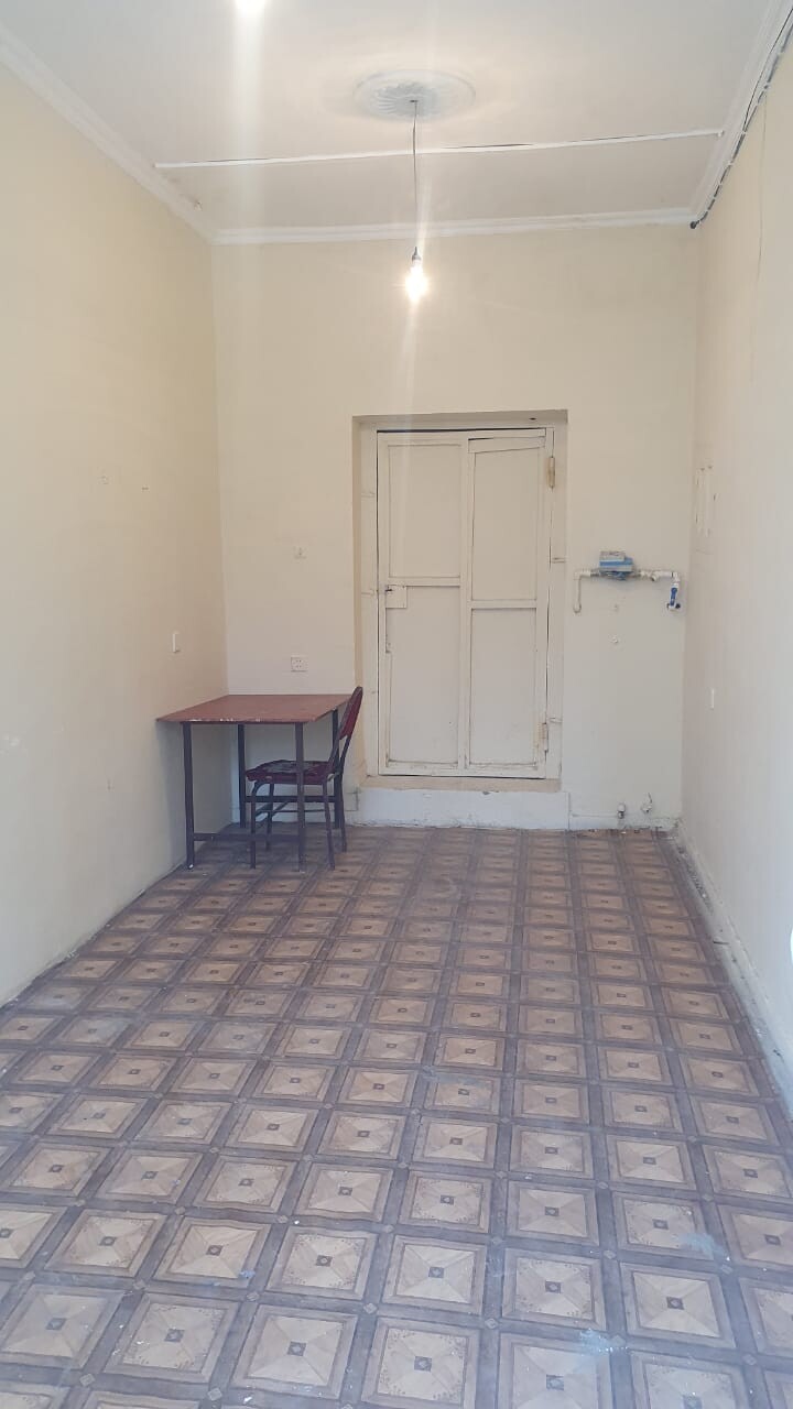 Satılır obyekt 20 m², İnşaatçılar m.-1 Satılır obyekt 20 m², İnşaatçılar m.-1