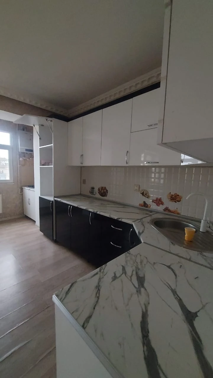 İcarə köhnə tikili 3 otaqlı 80 m², Bakıxanov-1 İcarə köhnə tikili 3 otaqlı 80 m², Bakıxanov-1