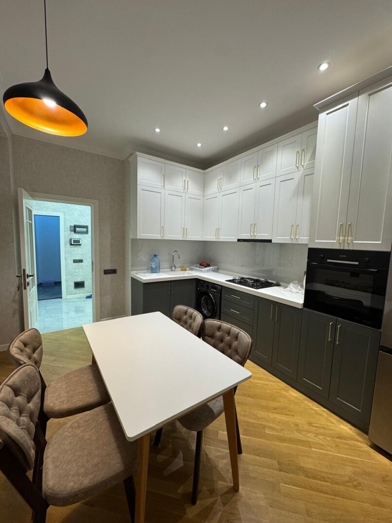 İcarə yeni tikili 2 otaqlı 90 m²,  Qara Qarayev m.-1