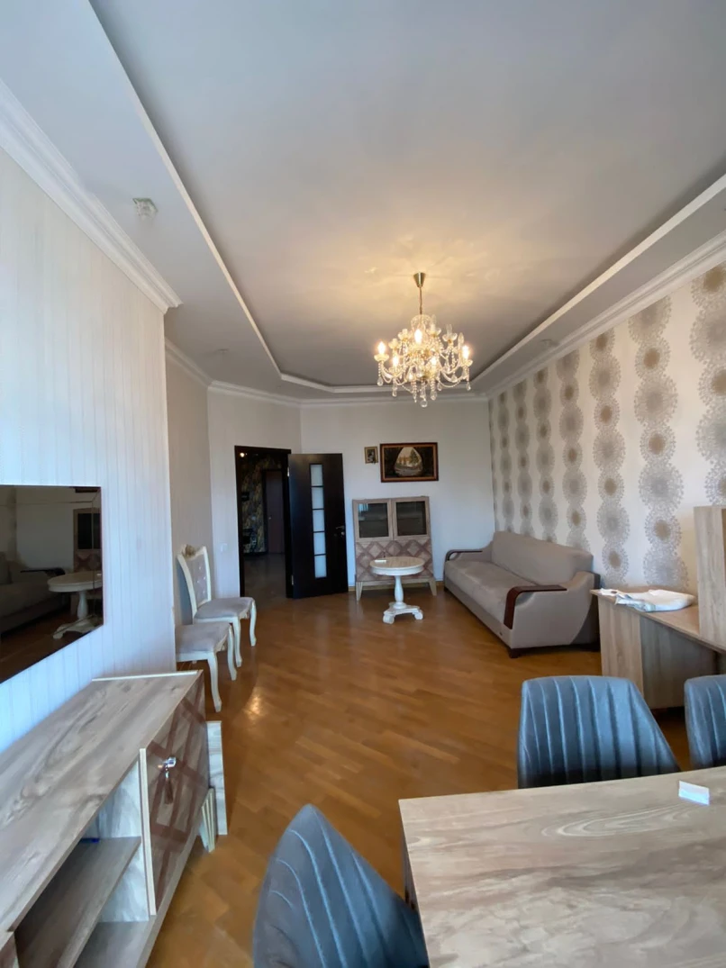 Satılır yeni tikili 3 otaqlı 128 m², Yasamal r.-1