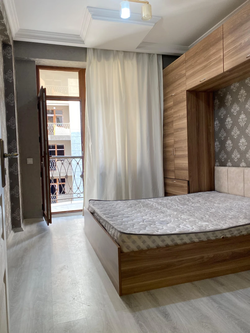 Satılır yeni tikili 2 otaqlı 60 m², İnşaatçılar m.-1