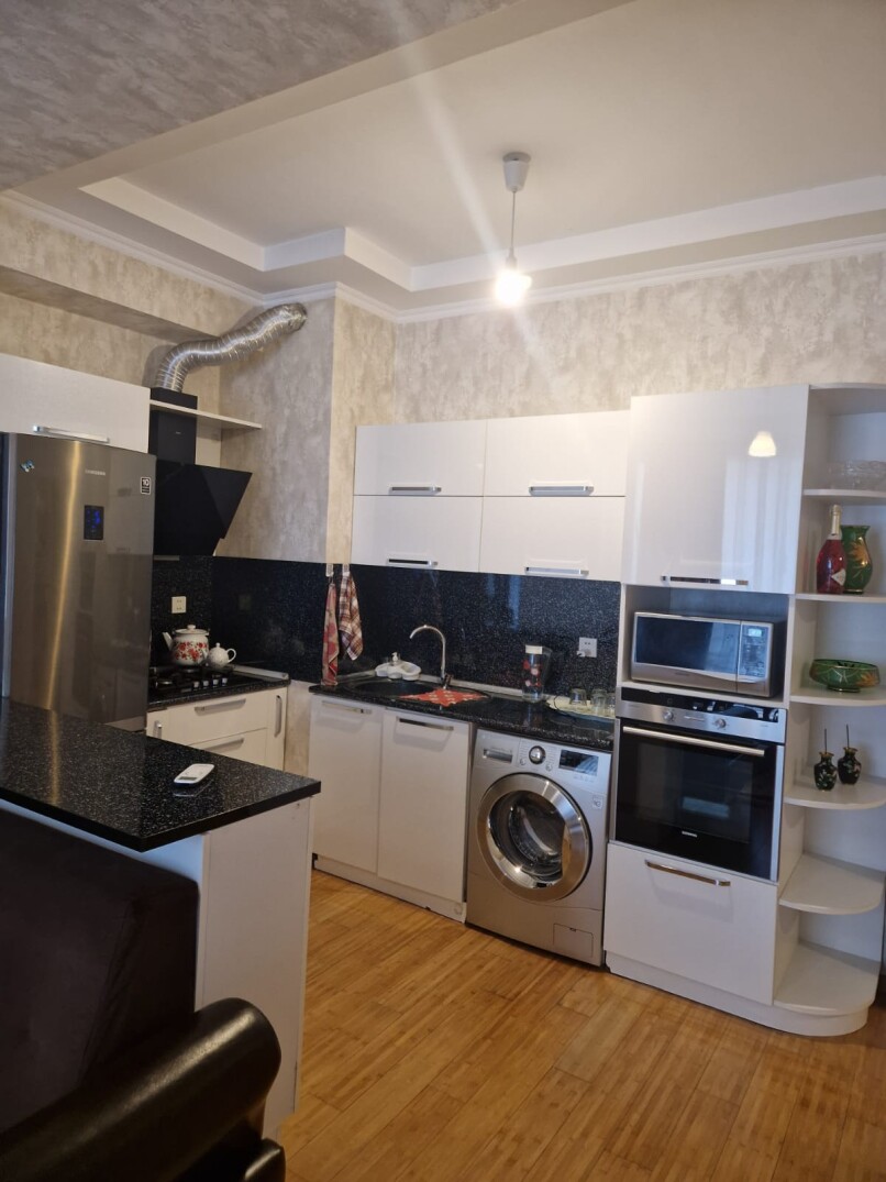 İcarə yeni tikili 3 otaqlı 77 m²,  Yasamal-1