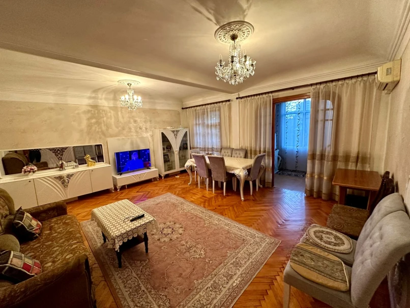 Satılır köhnə tikili 4 otaqlı 90 m², Neftçilər m.-1