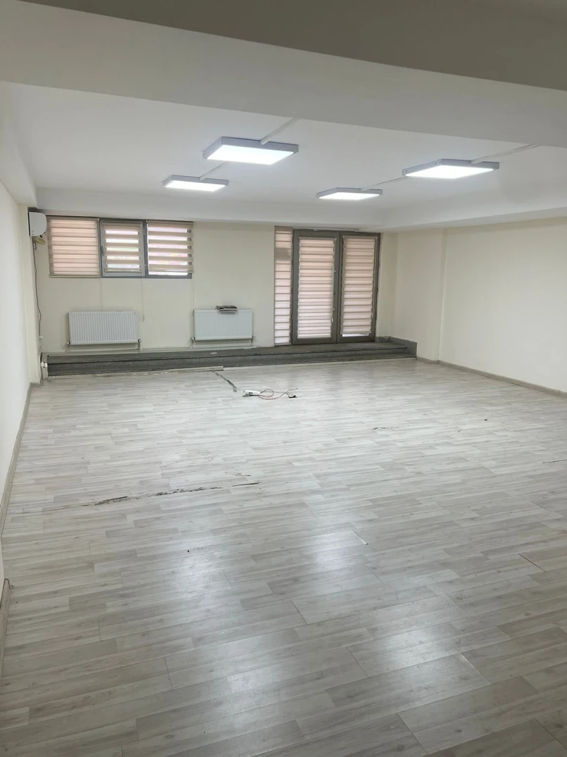 İcarə ofis 11 otaqlı 640 m², Şah İsmayıl Xətai m.-1