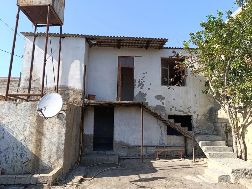 Satılır köhnə tikili 6 otaqlı 4500 m², Lökbatan-1 Satılır köhnə tikili 6 otaqlı 4500 m², Lökbatan-1