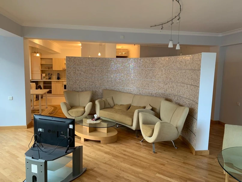 İcarə yeni tikili 3 otaqlı 100 m²,  Elmlər Akademiyası m.-1