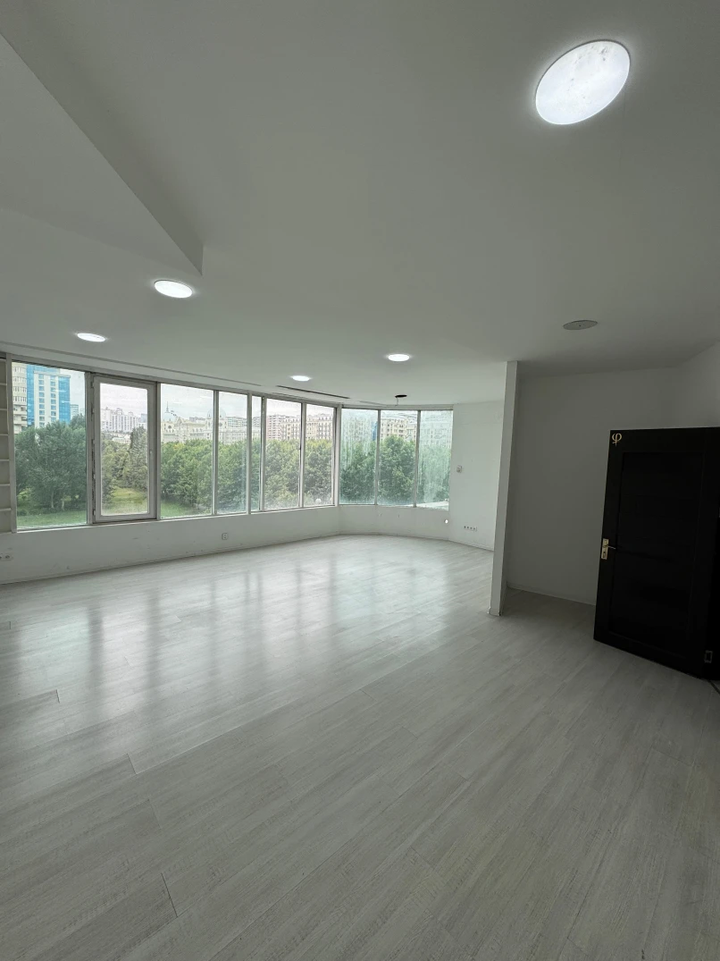 İcarə ofis 3 otaqlı 110 m²,  28 May m.-1