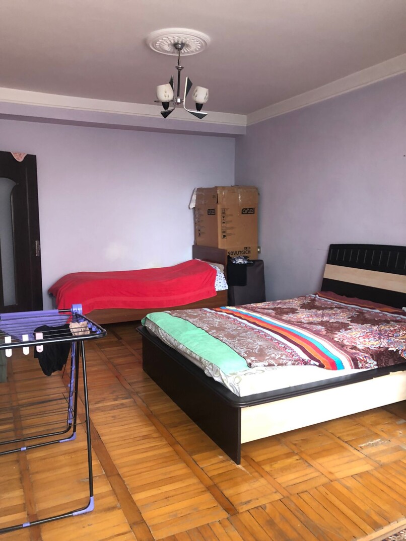 Satılır köhnə tikili 2 otaqlı 82 m²,  Əhmədli m.-1