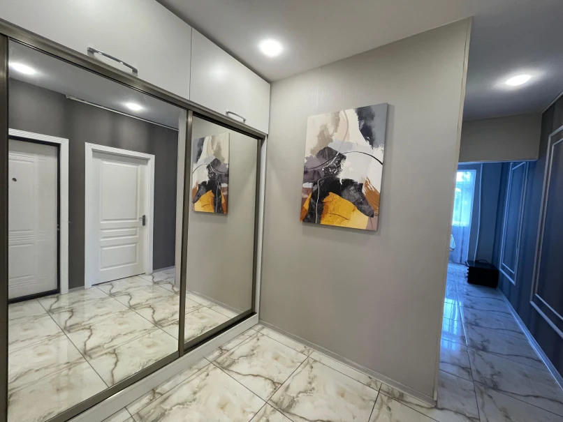 Satılır köhnə tikili 2 otaqlı 60 m²,  İnşaatçılar m.-1