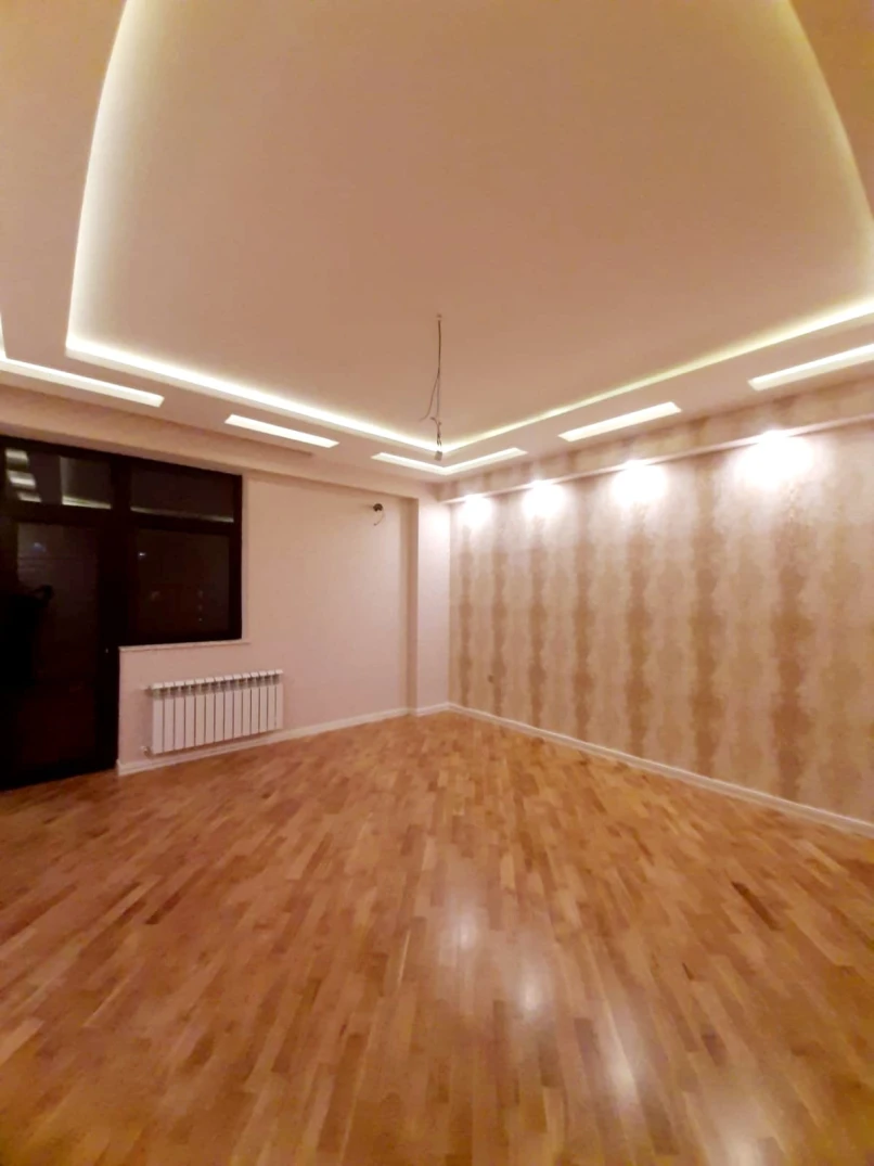 Satılır yeni tikili 3 otaqlı 110 m², Neftçilər m.-1