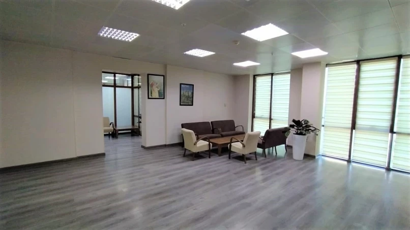 İcarə ofis 5 otaqlı 170 m², Səbail r.-1