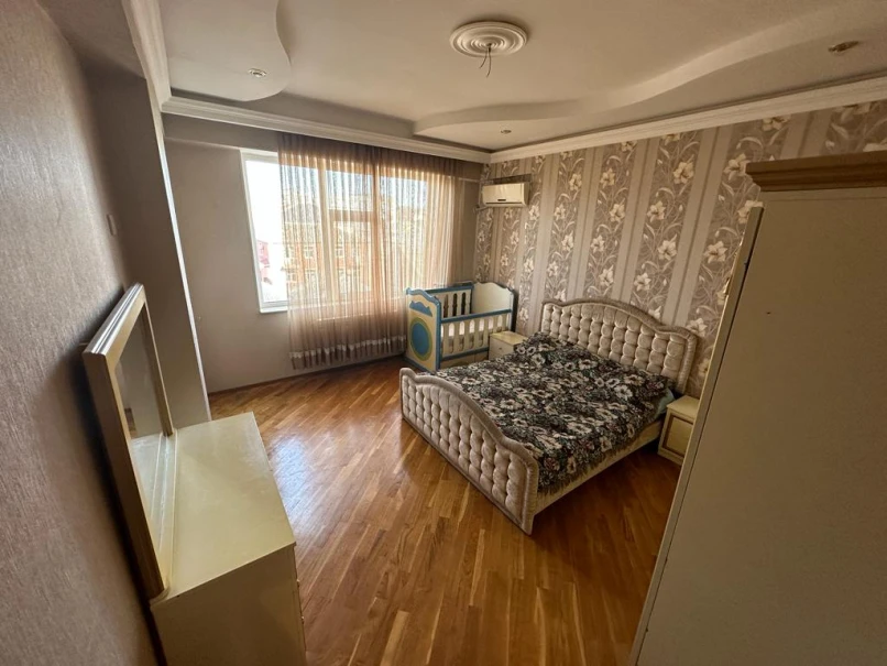 Satılır yeni tikili 3 otaqlı 90 m², İnşaatçılar m.-1