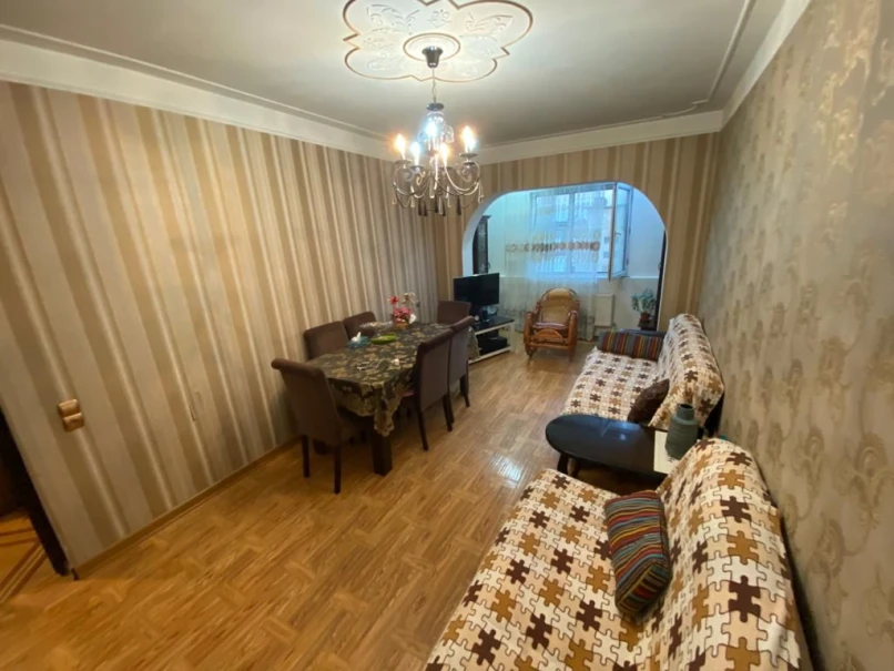 Satılır köhnə tikili 3 otaqlı 68 m², Yeni Yasamal q.-1