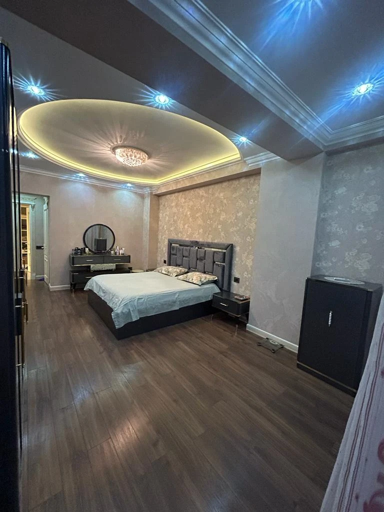 Satılır yeni tikili 2 otaqlı 109 m², İnşaatçılar m.-1