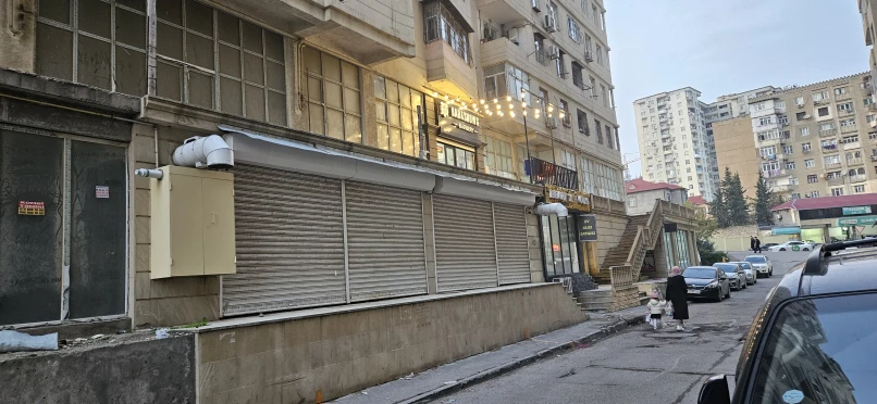 Satılır obyekt 183 m²,  İnşaatçılar m.-1