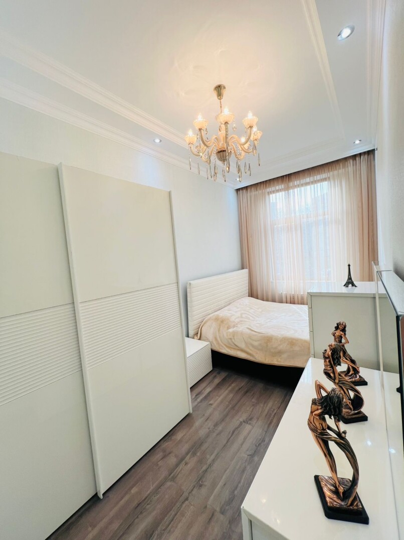 Satılır yeni tikili 3 otaqlı 80 m²,  İnşaatçılar m.-1