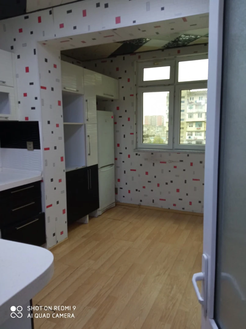 İcarə yeni tikili 5 otaqlı 120 m², İnşaatçılar m.-1