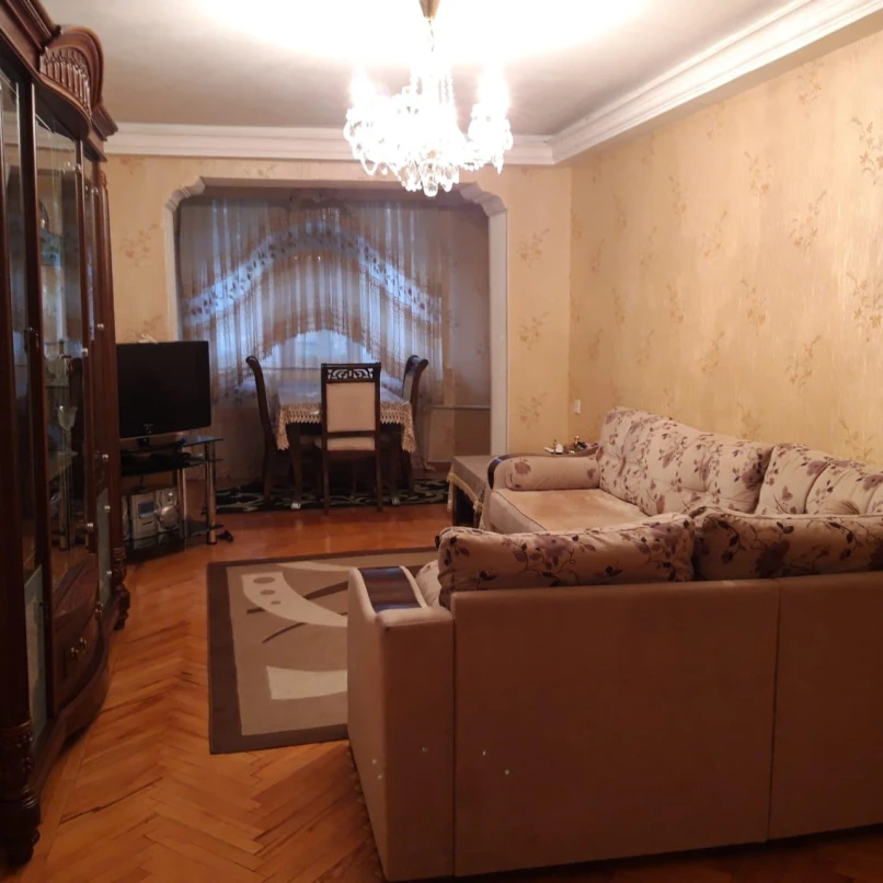 Satılır köhnə tikili 3 otaqlı 80 m², Yasamal r.-1