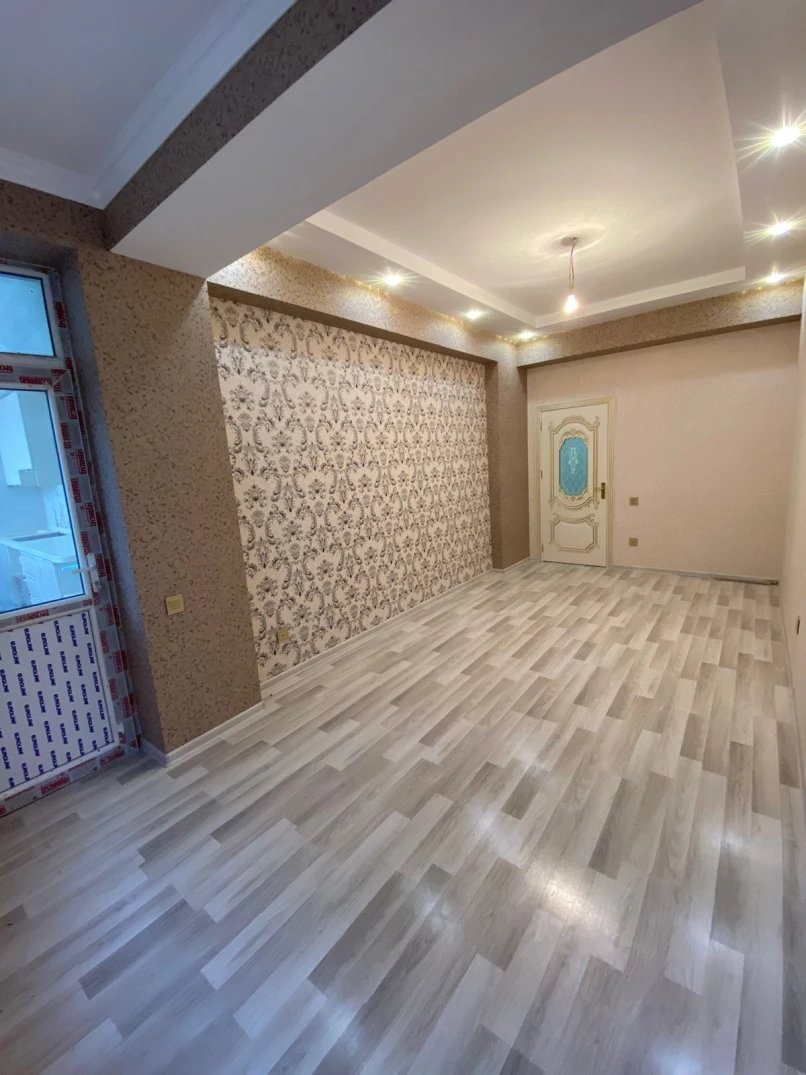 Satılır yeni tikili 2 otaqlı 70 m², İnşaatçılar m.-1