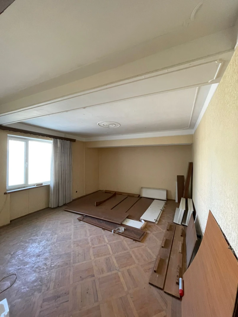 Satılır köhnə tikili 3 otaqlı 90 m², Yasamal r.-1