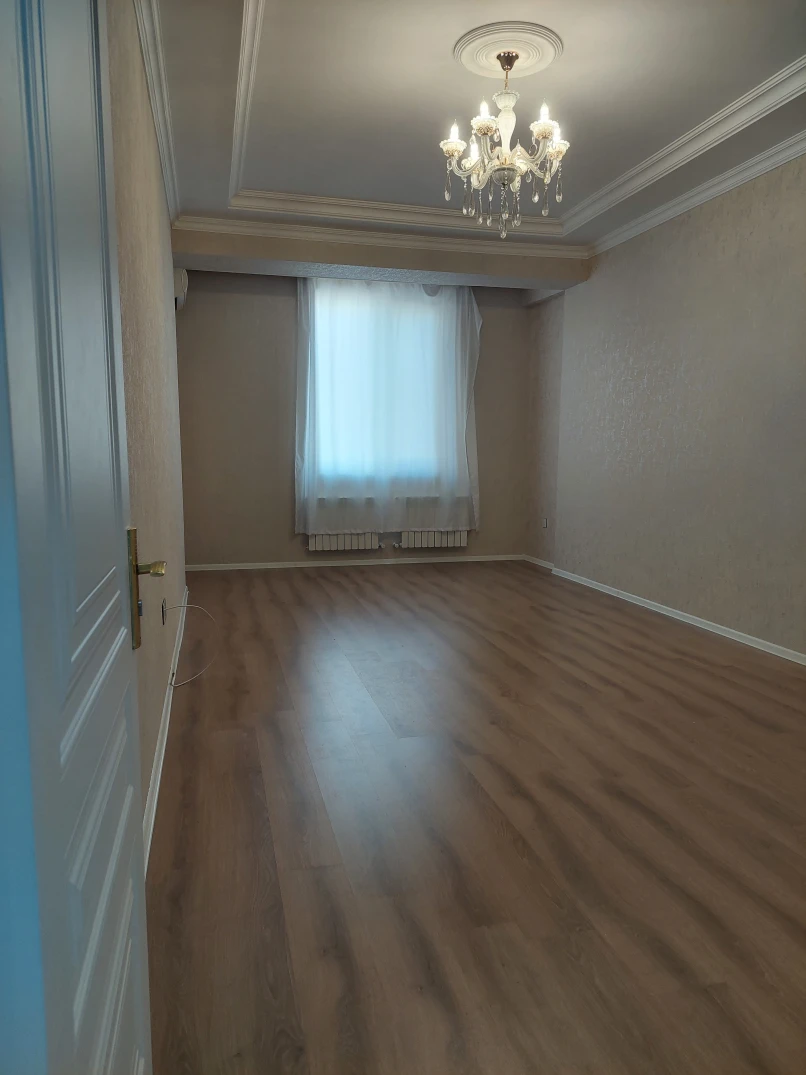 Satılır yeni tikili 2 otaqlı 72 m², Saray q.-1