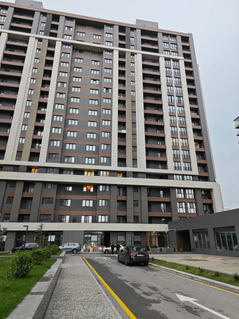 Satılır yeni tikili 2 otaqlı 68 m²,  Ağ şəhər-1