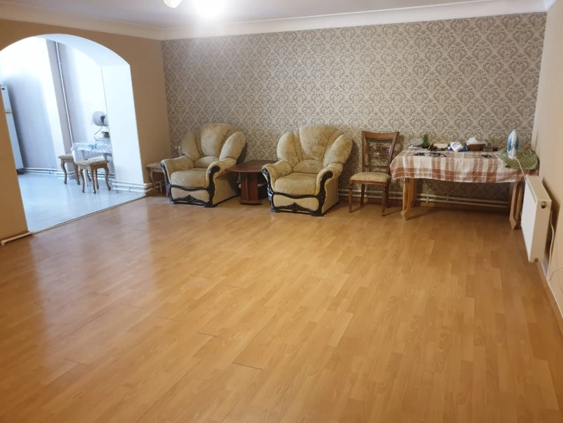 Satılır köhnə tikili 4 otaqlı 120 m², Yasamal r.-1