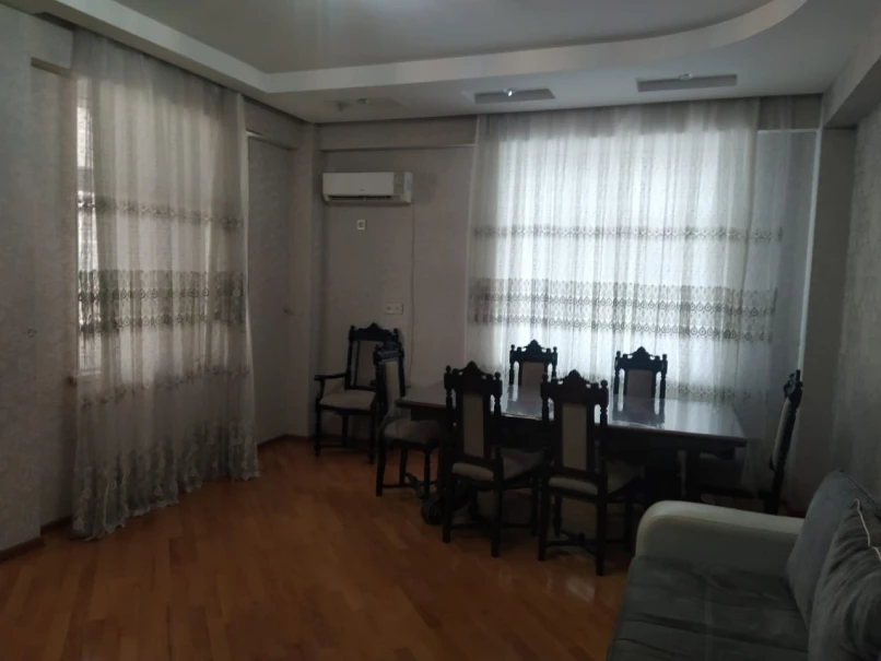 İcarə yeni tikili 3 otaqlı 140 m²,  Neftçilər m.-1