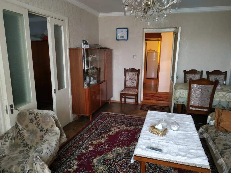 Satılır köhnə tikili 3 otaqlı 70 m², Elmlər Akademiyası m.-1