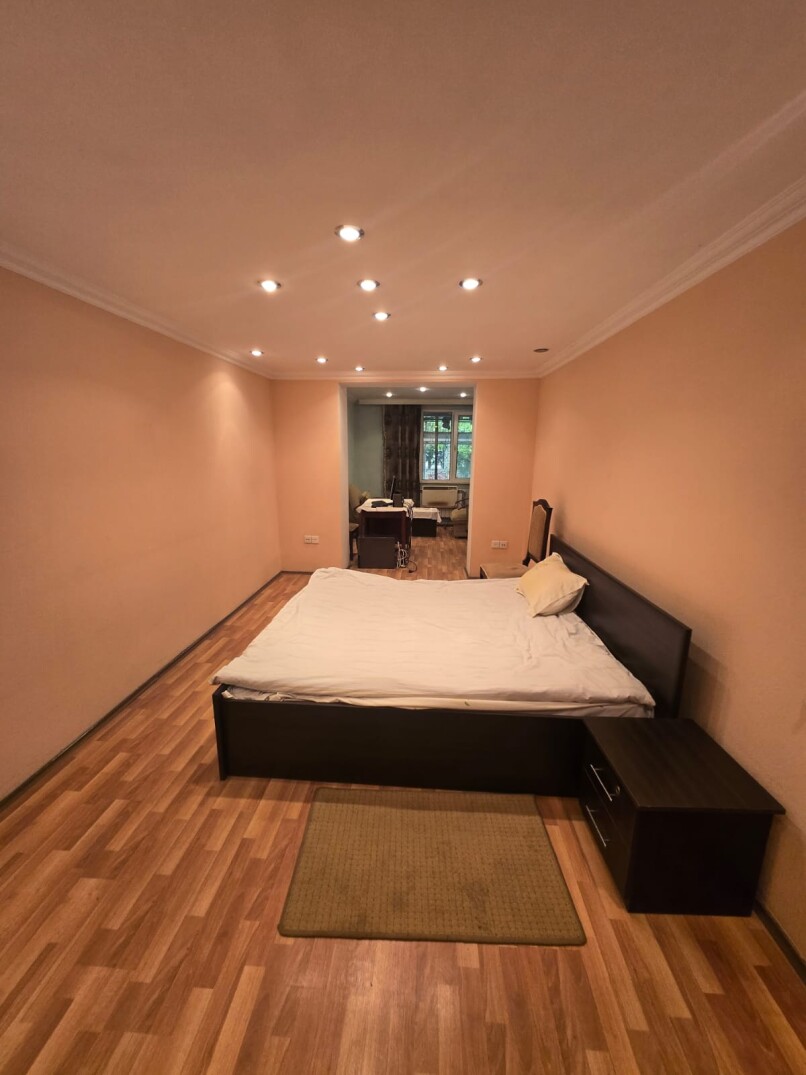 Satılır köhnə tikili 2 otaqlı 40 m²,  İnşaatçılar m.-1