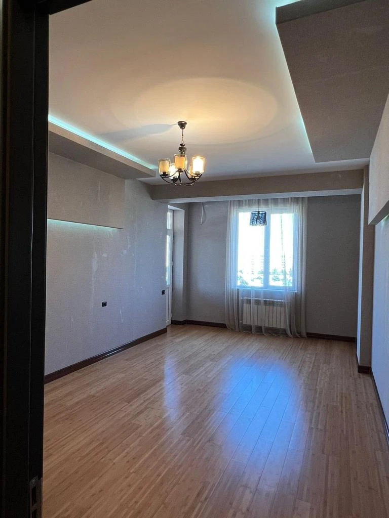 Satılır yeni tikili 3 otaqlı 143 m², Yeni Yasamal q.-1