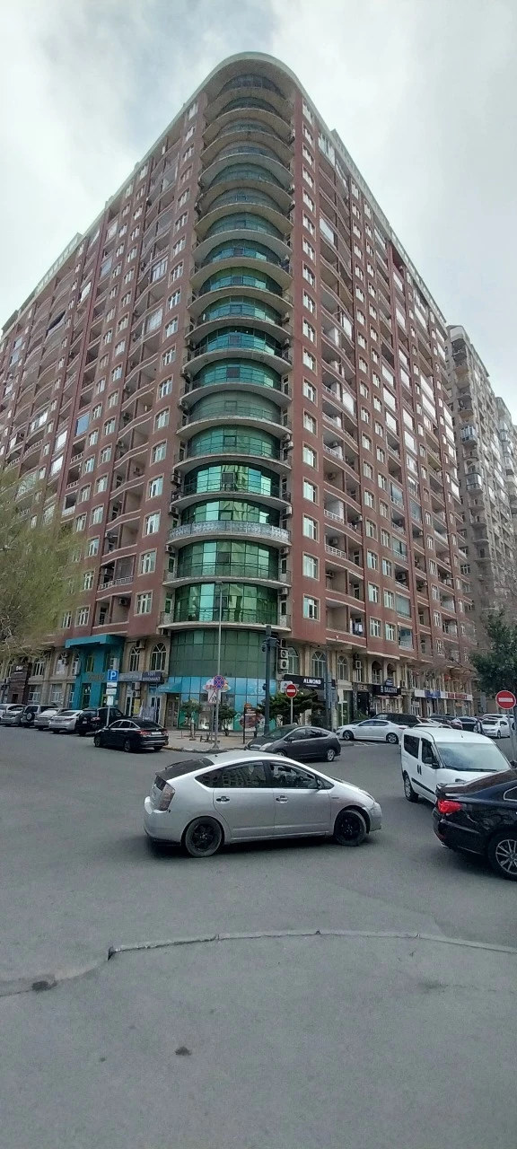 Satılır yeni tikili 3 otaqlı 141 m², Gənclik m.-1