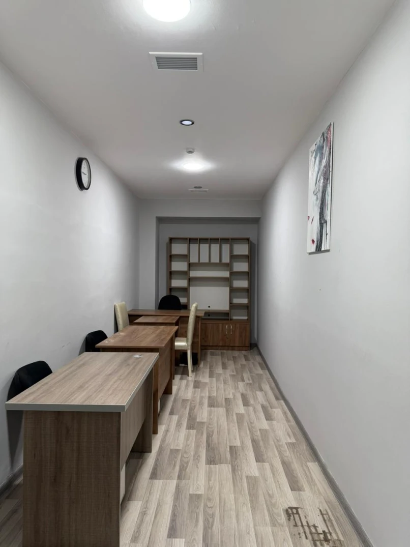 İcarə ofis 1 otaqlı 25 m², Elmlər Akademiyası m.-1