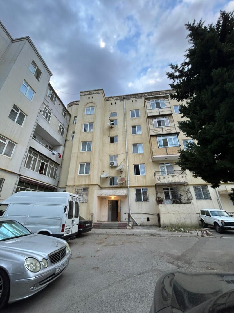 Satılır yeni tikili 3 otaqlı 80 m², İnşaatçılar m.-1 Satılır yeni tikili 3 otaqlı 80 m², İnşaatçılar m.-1