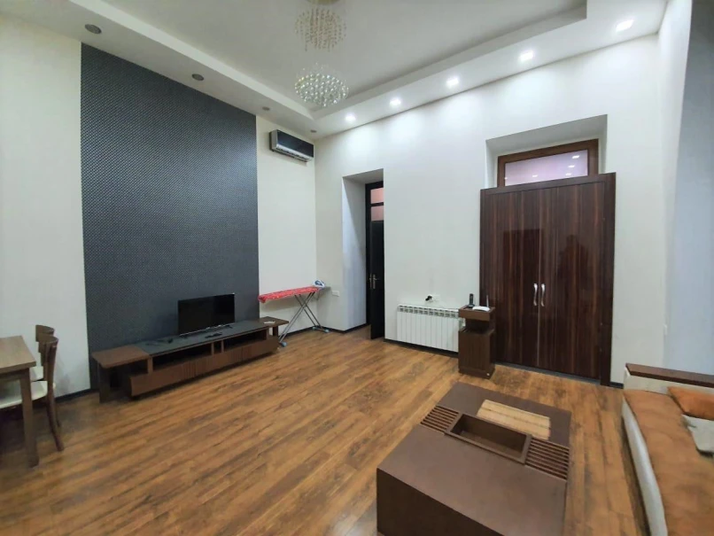 İcarə ofis 3 otaqlı 90 m², Sahil m.-1
